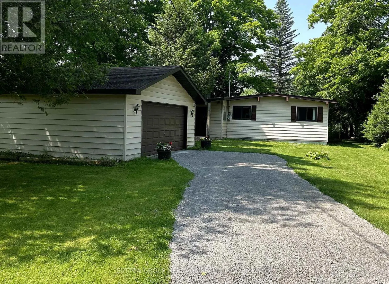 142 CEDAR SHORES DRIVE