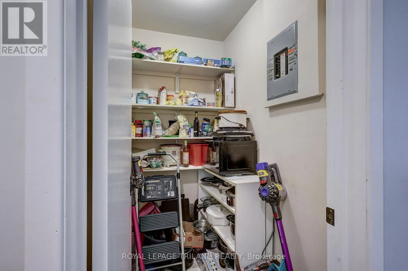11 - 125 ELM STREET, #11