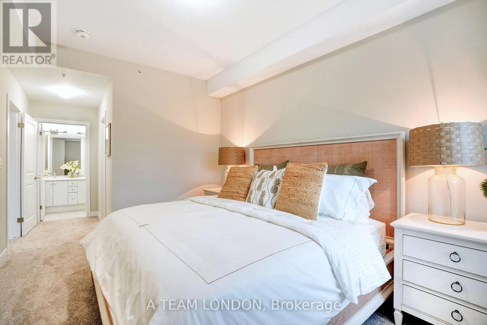212 - 100 THE PROMENADE, #212