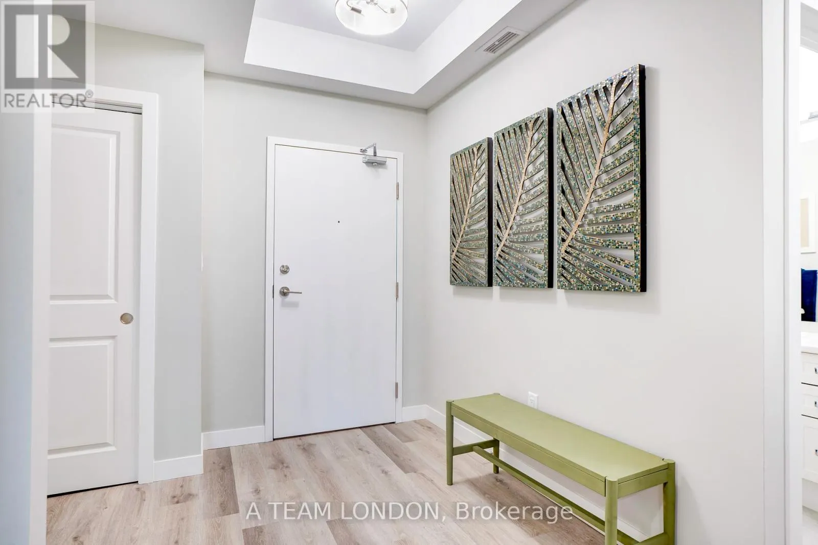 212 - 100 THE PROMENADE, #212