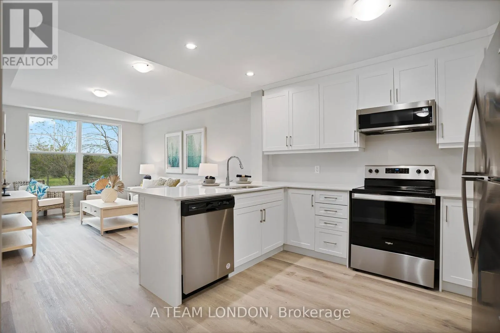 212 - 100 THE PROMENADE, #212