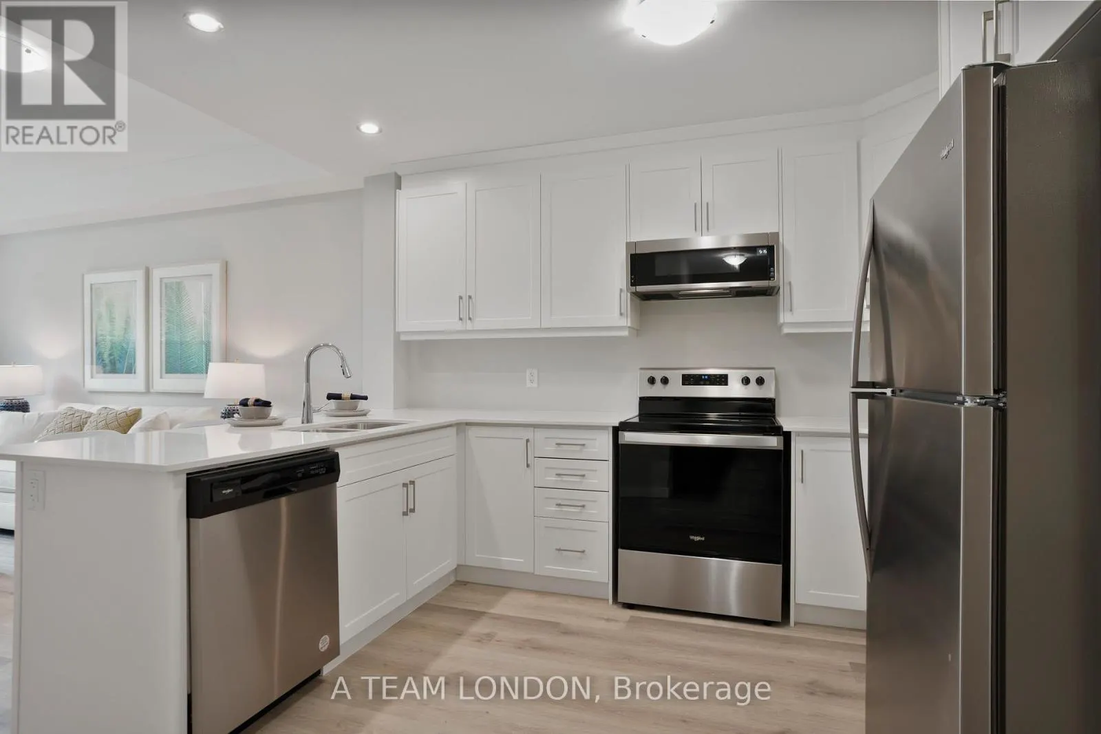 212 - 100 THE PROMENADE, #212
