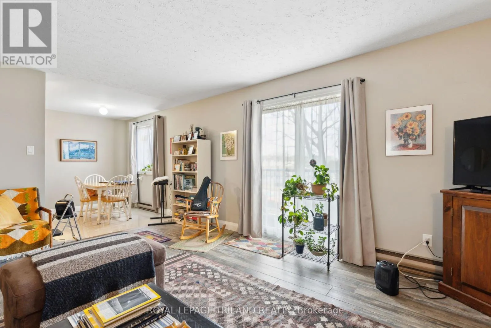 221 HIGHVIEW DRIVE