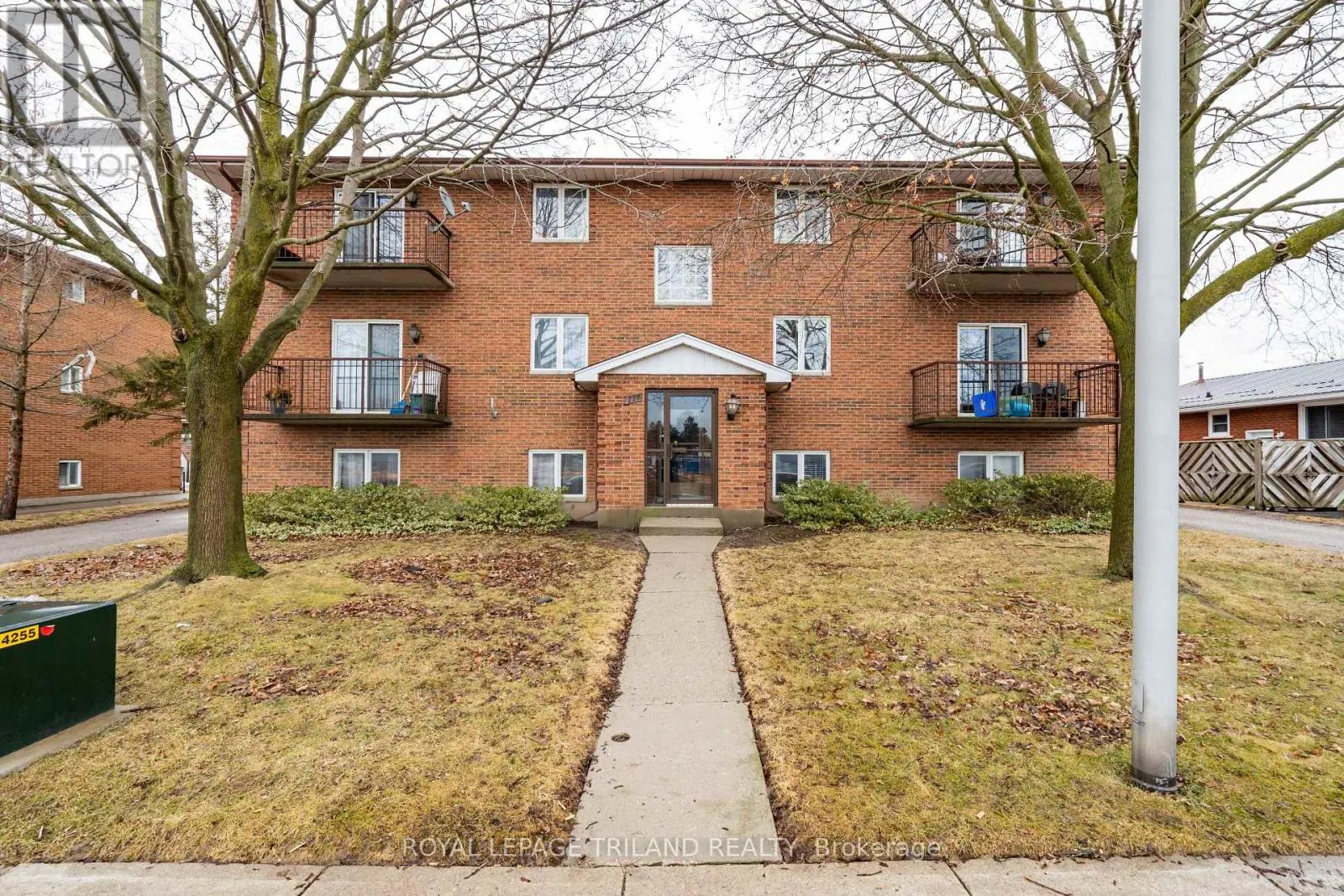 221 HIGHVIEW DRIVE