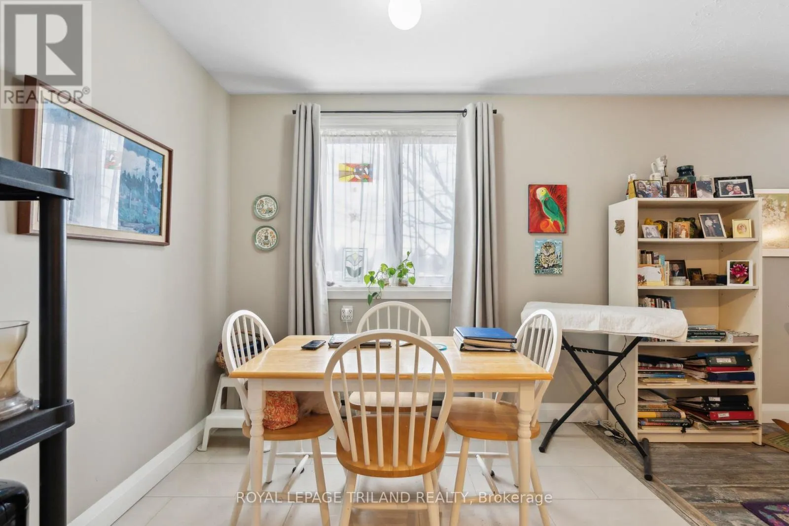 221 HIGHVIEW DRIVE