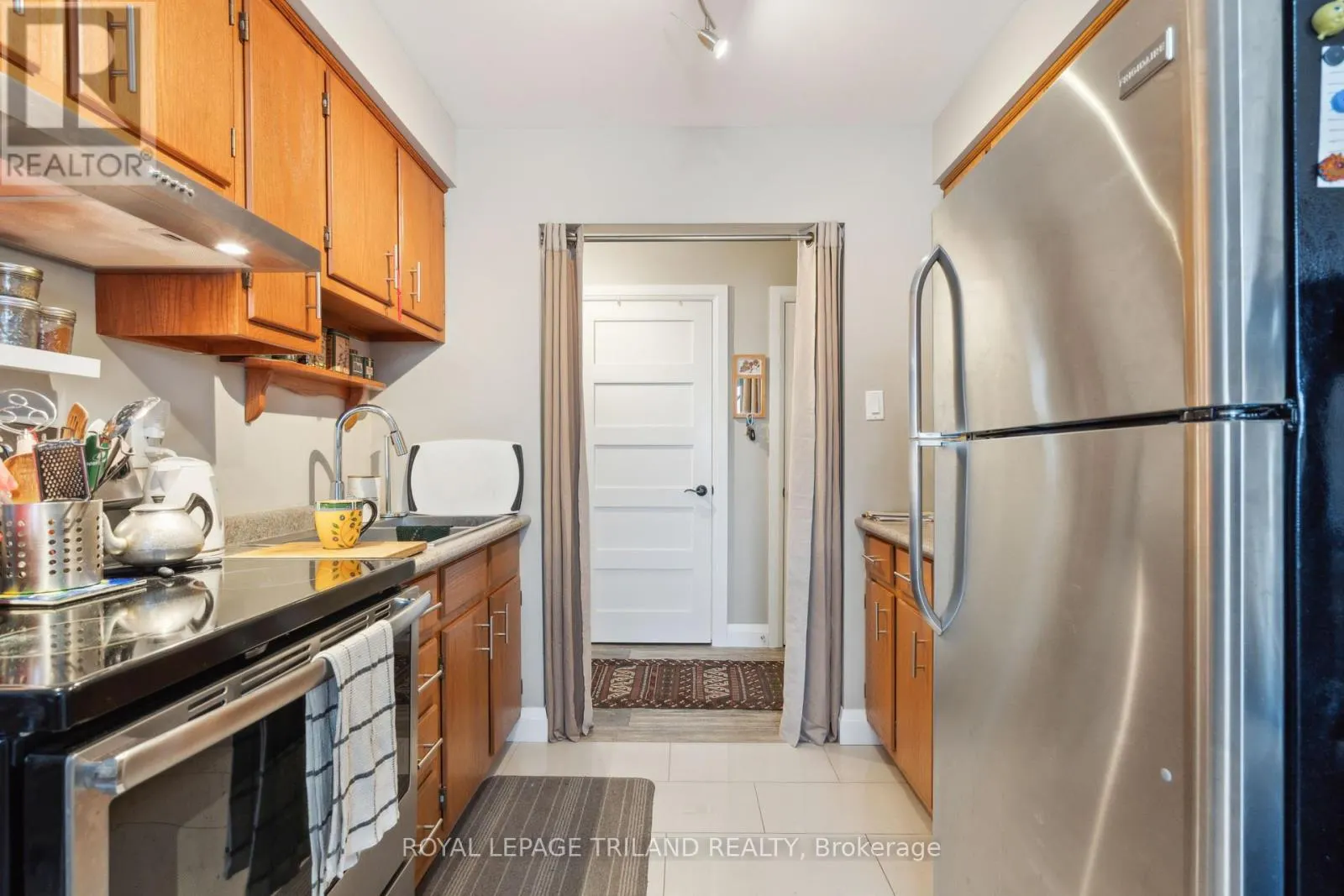 221 HIGHVIEW DRIVE