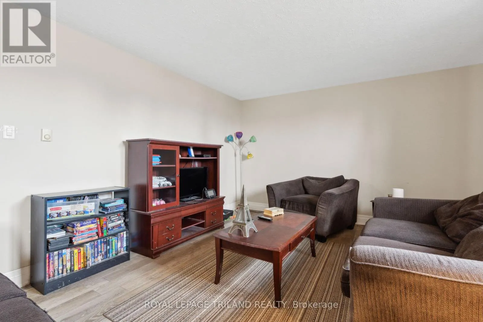 221 HIGHVIEW DRIVE
