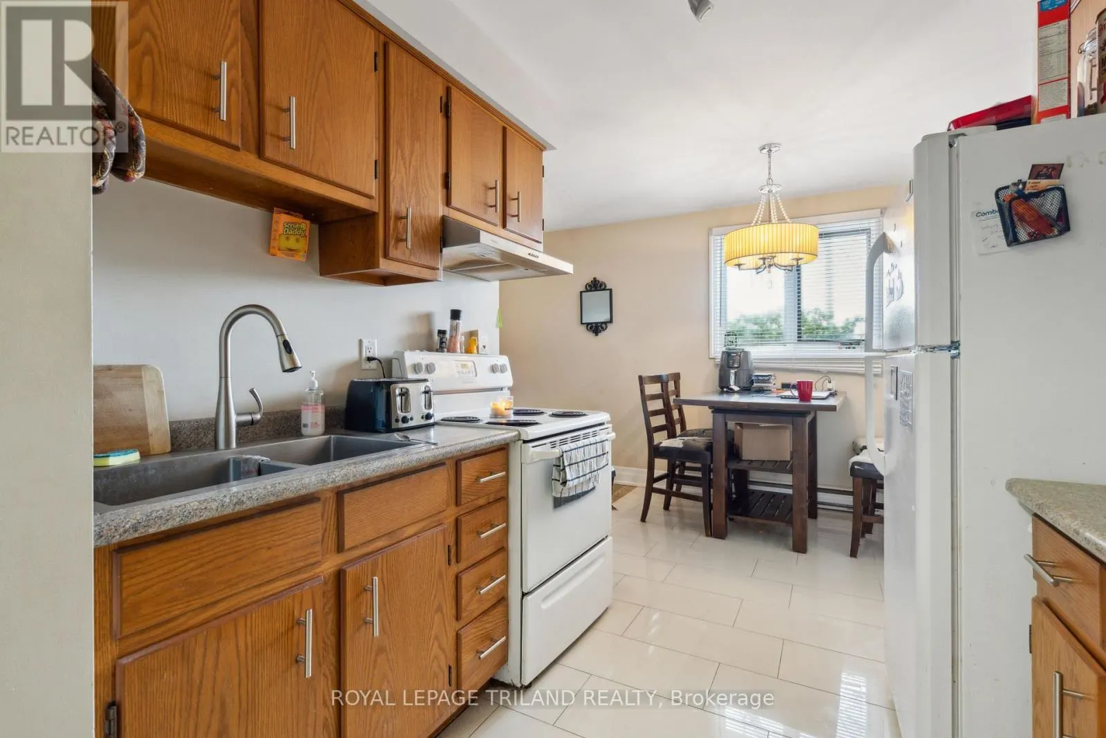 221 HIGHVIEW DRIVE