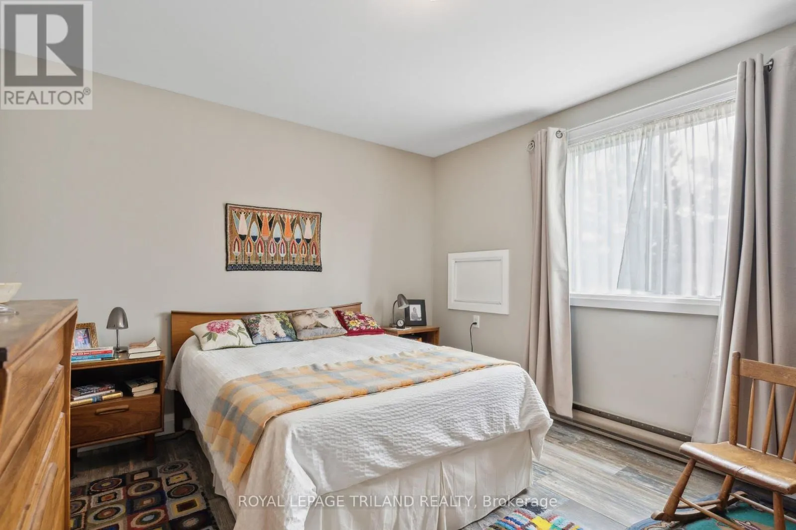 221 HIGHVIEW DRIVE