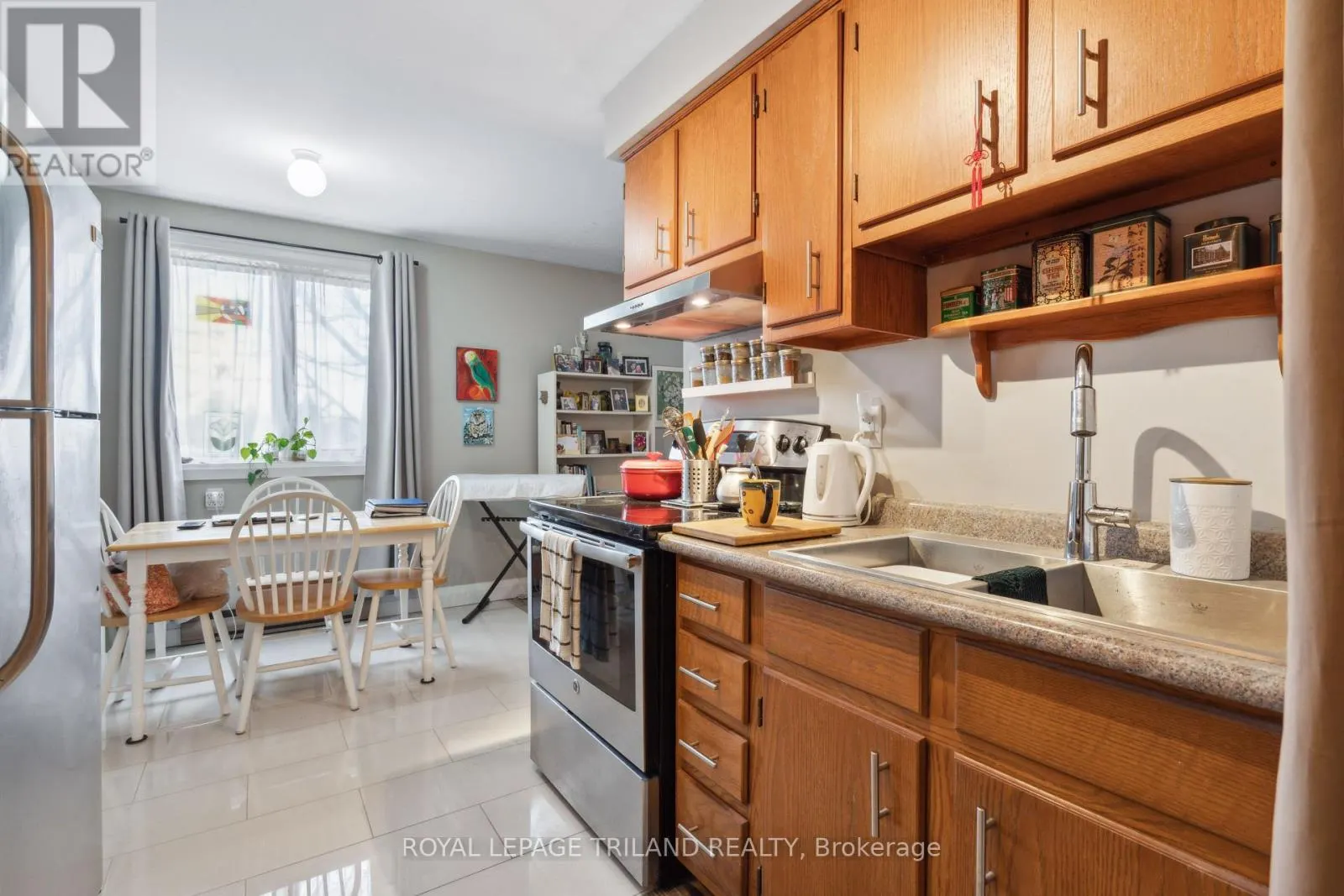 221 HIGHVIEW DRIVE