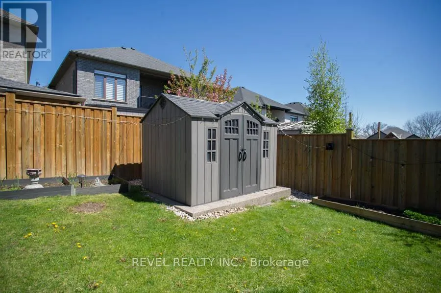 28 VIC CHAMBERS PLACE