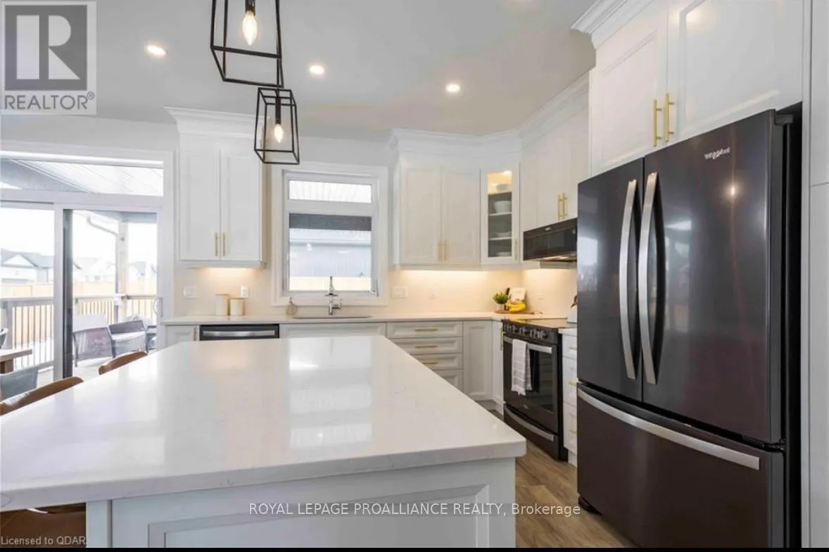 31 MACKENZIE JOHN CRESCENT