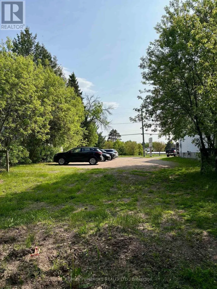 3261 PETAWAWA BLVD BOULEVARD