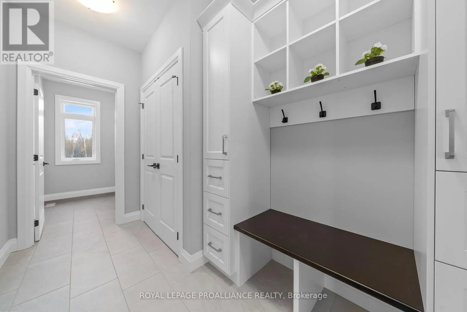 30 MACKENZIE JOHN CRESCENT