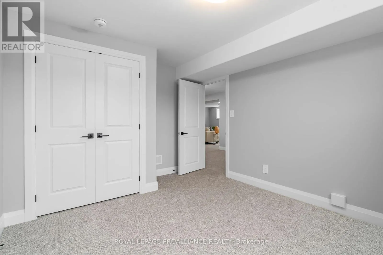 30 MACKENZIE JOHN CRESCENT