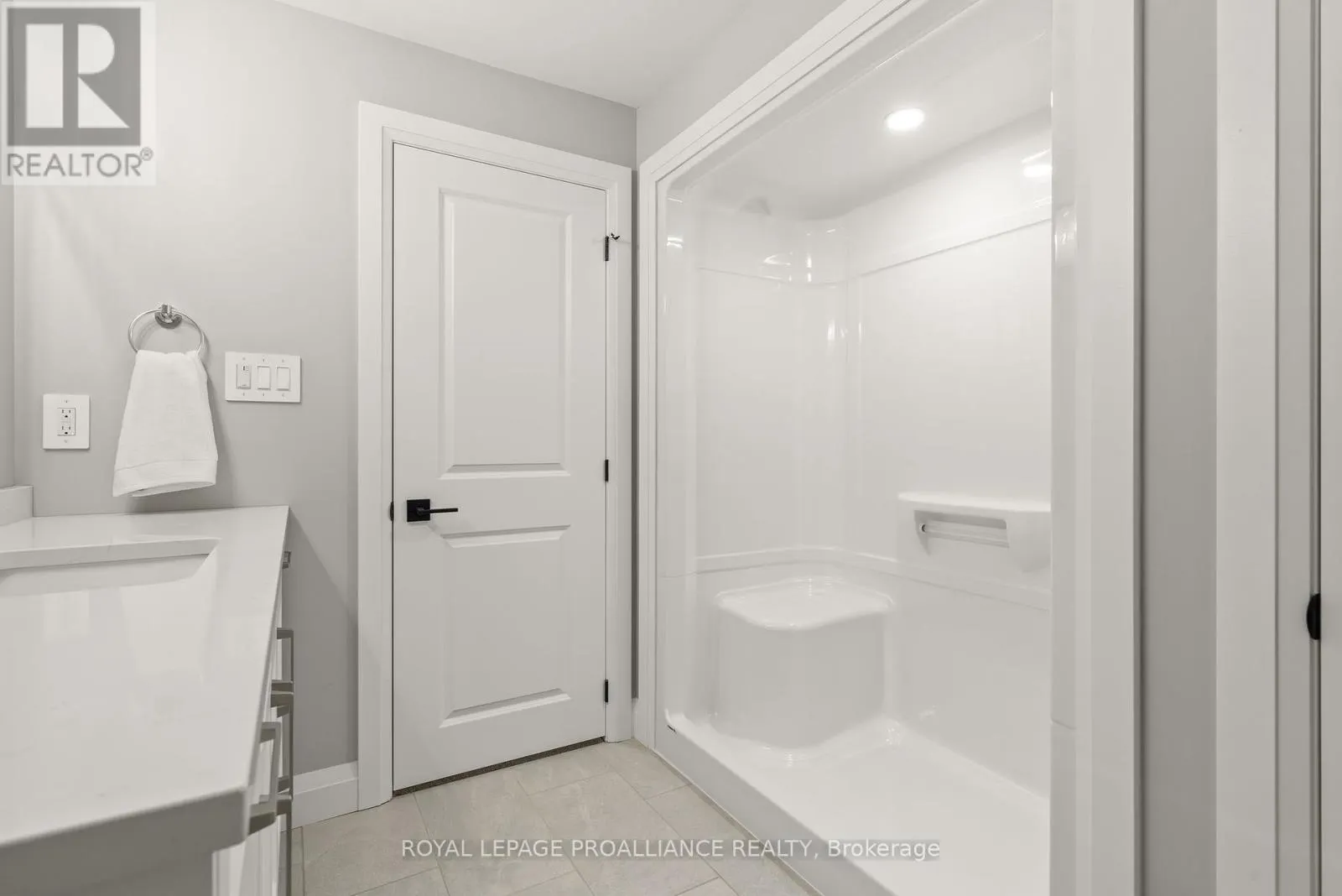 30 MACKENZIE JOHN CRESCENT
