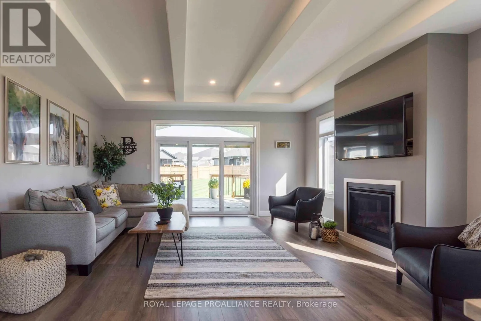 38 MACKENZIE JOHN CRESCENT