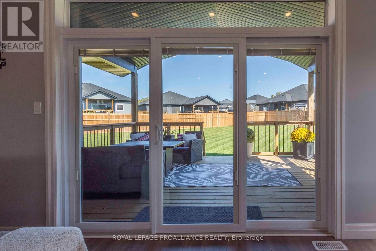 38 MACKENZIE JOHN CRESCENT