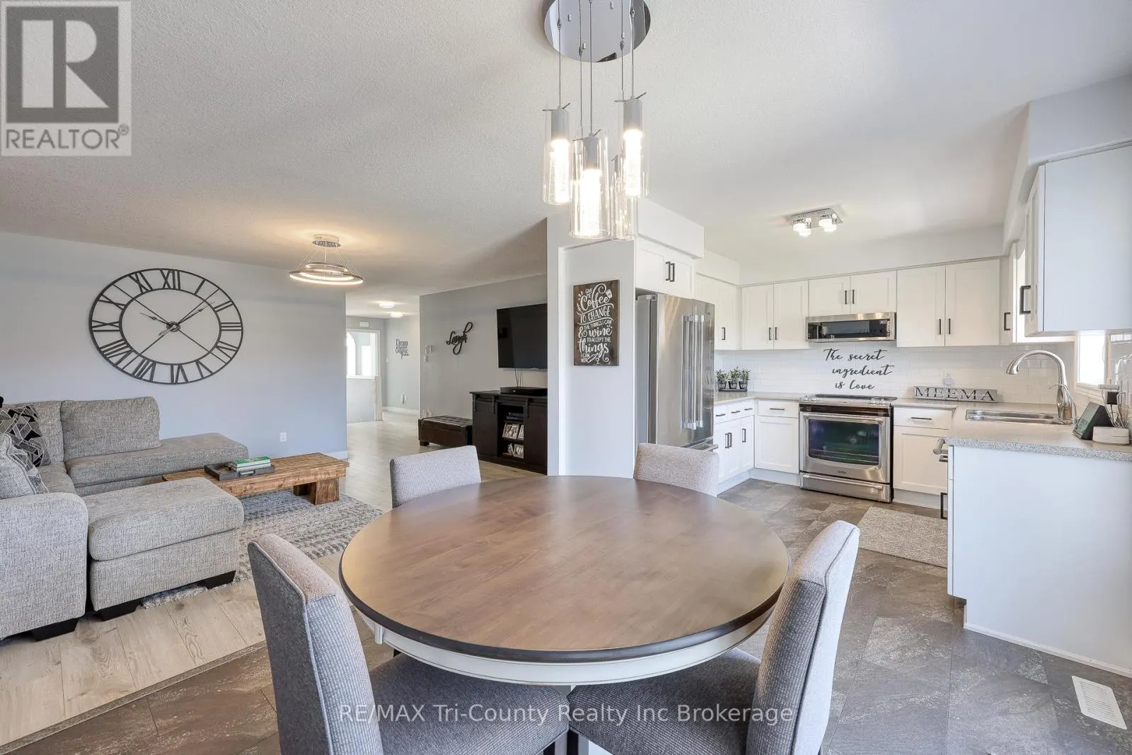 51 TRAILVIEW DRIVE