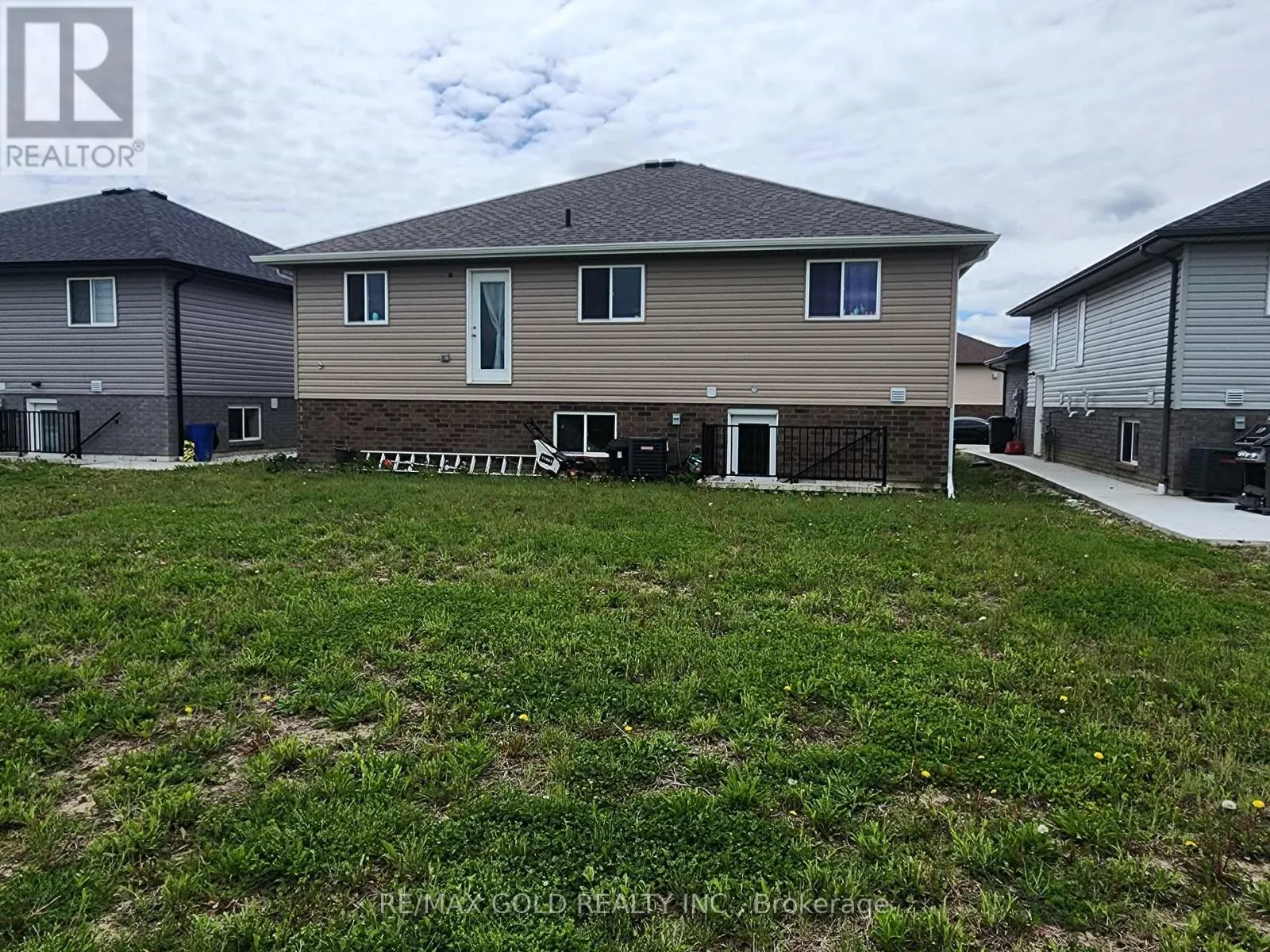1131 ASPEN RIDGE CRESCENT