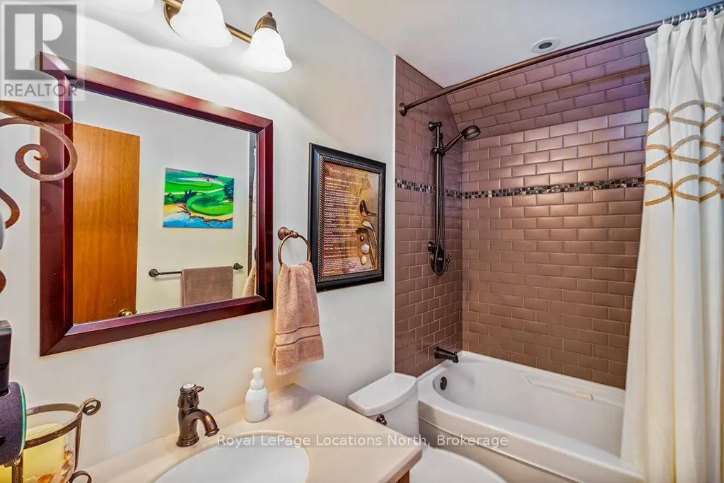 7 - 139 LAKESHORE ROAD E, #7