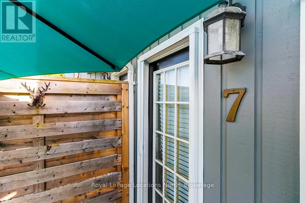 7 - 139 LAKESHORE ROAD E, #7