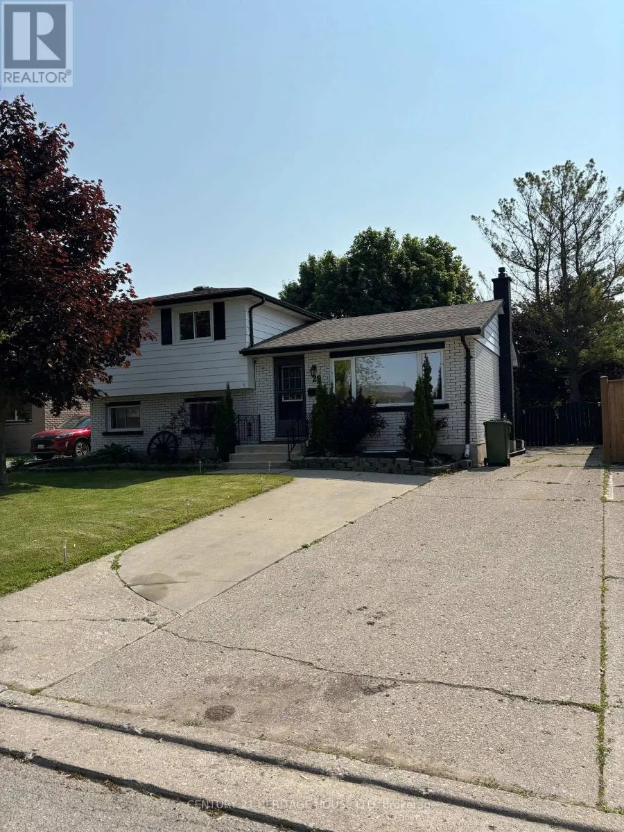 MAIN AND UPPER FLOOR - 29 MCCULLY DRIVE S