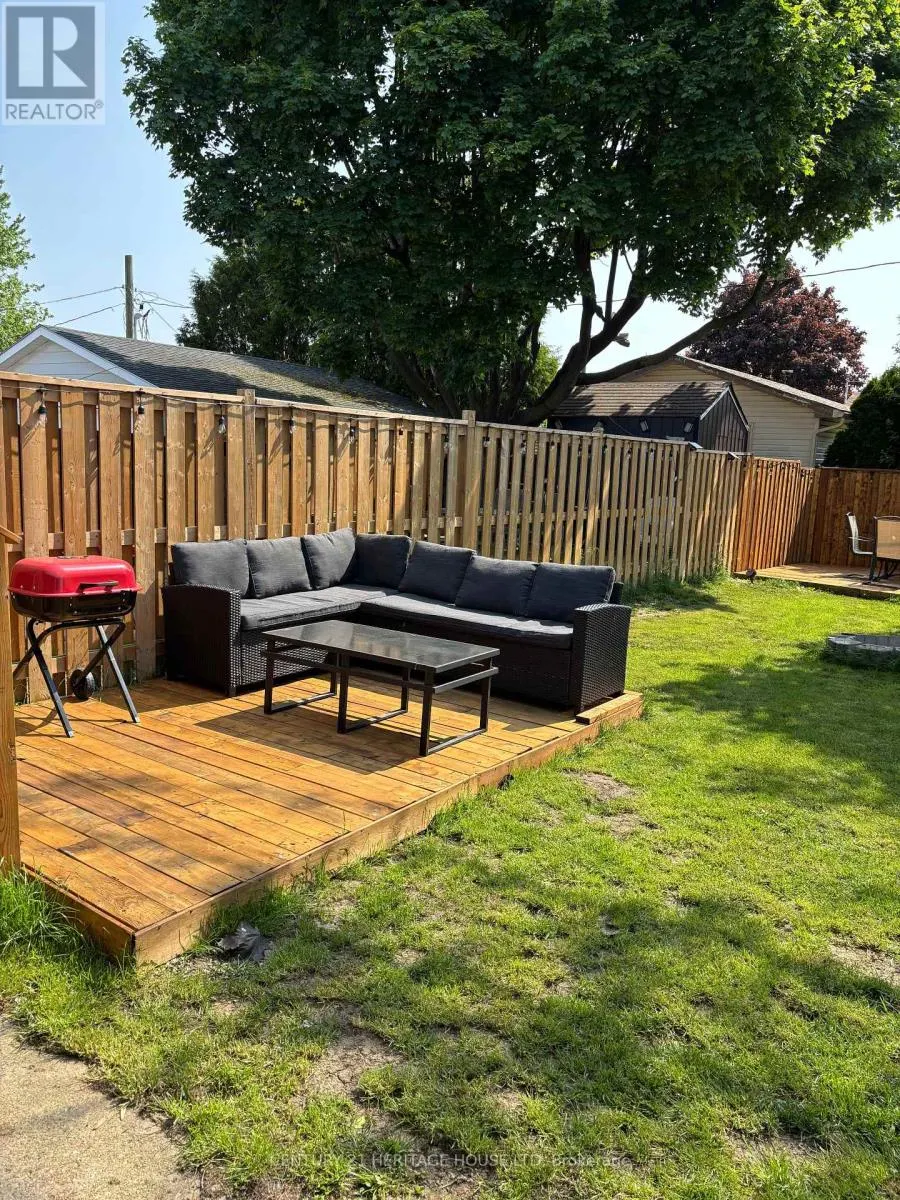 MAIN AND UPPER FLOOR - 29 MCCULLY DRIVE S