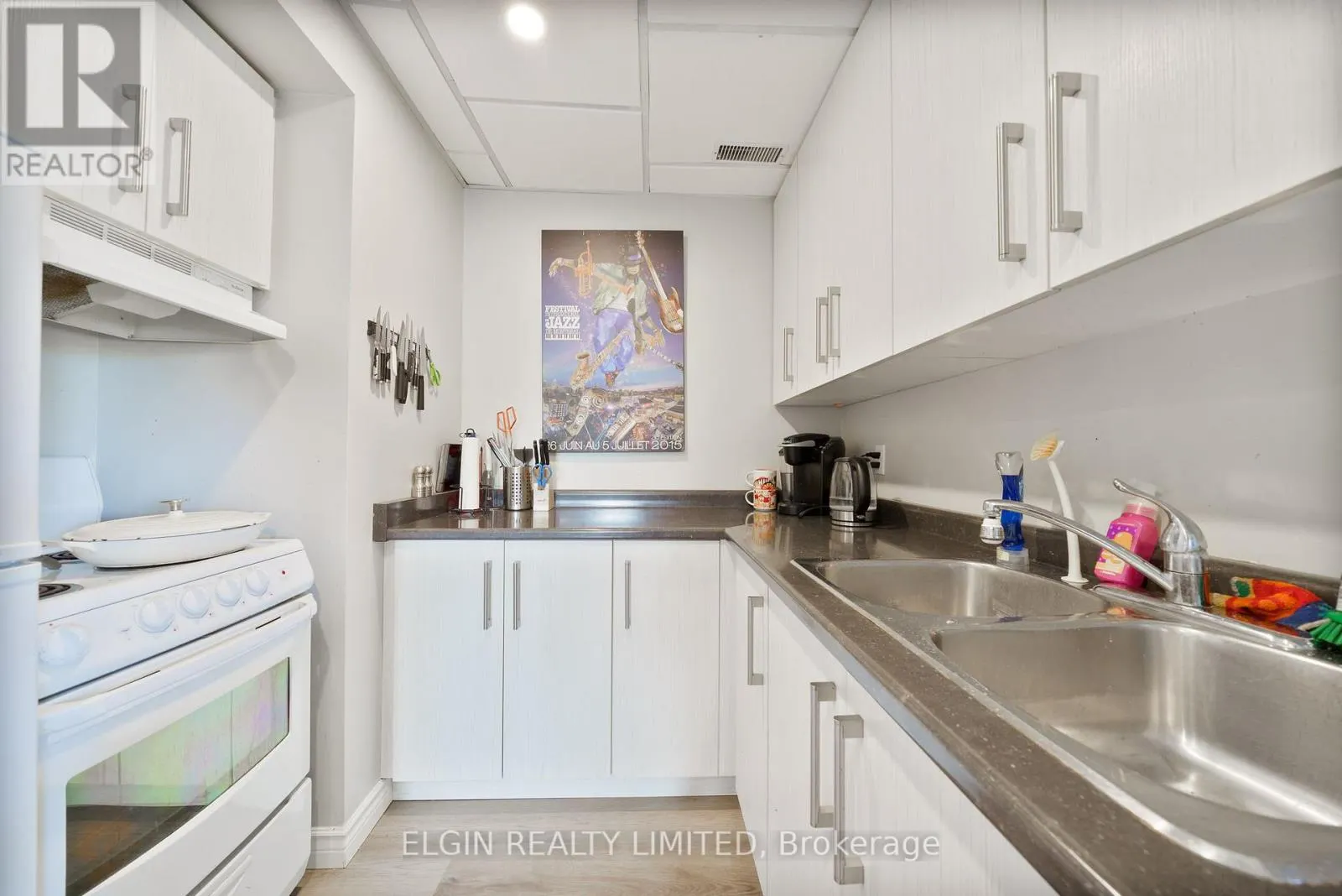 547 WEST EDITH CAVELL BOULEVARD