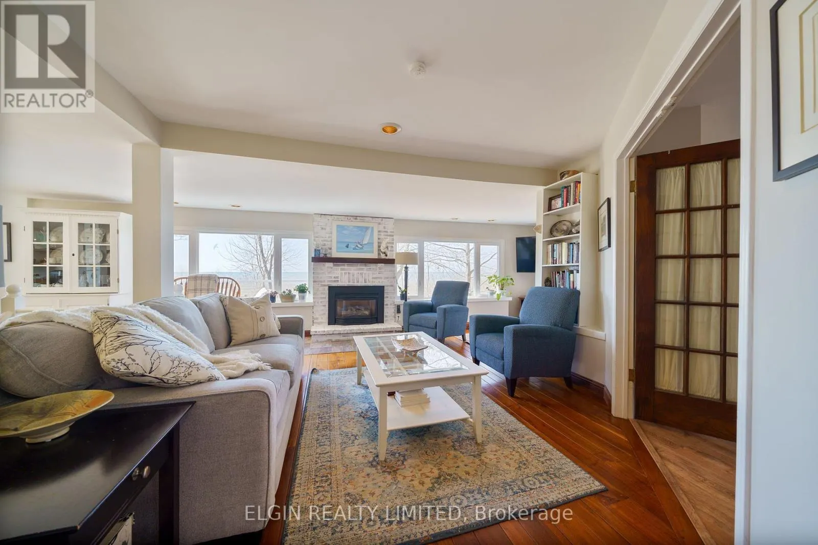 547 WEST EDITH CAVELL BOULEVARD