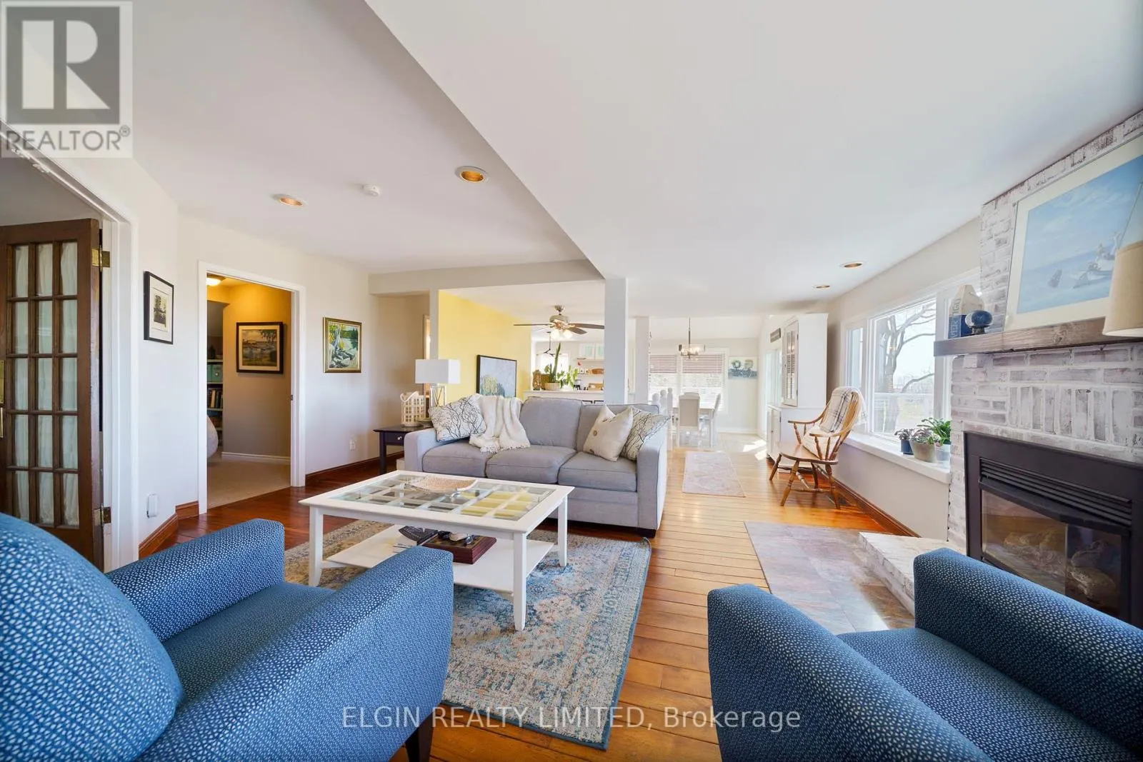 547 WEST EDITH CAVELL BOULEVARD
