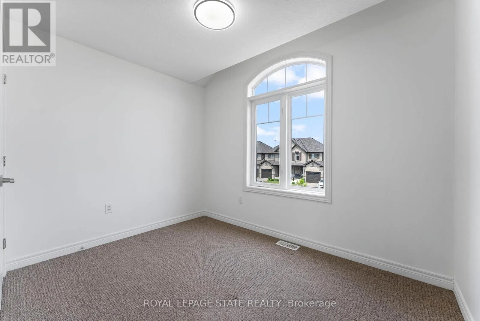 68 DODMAN CRESCENT