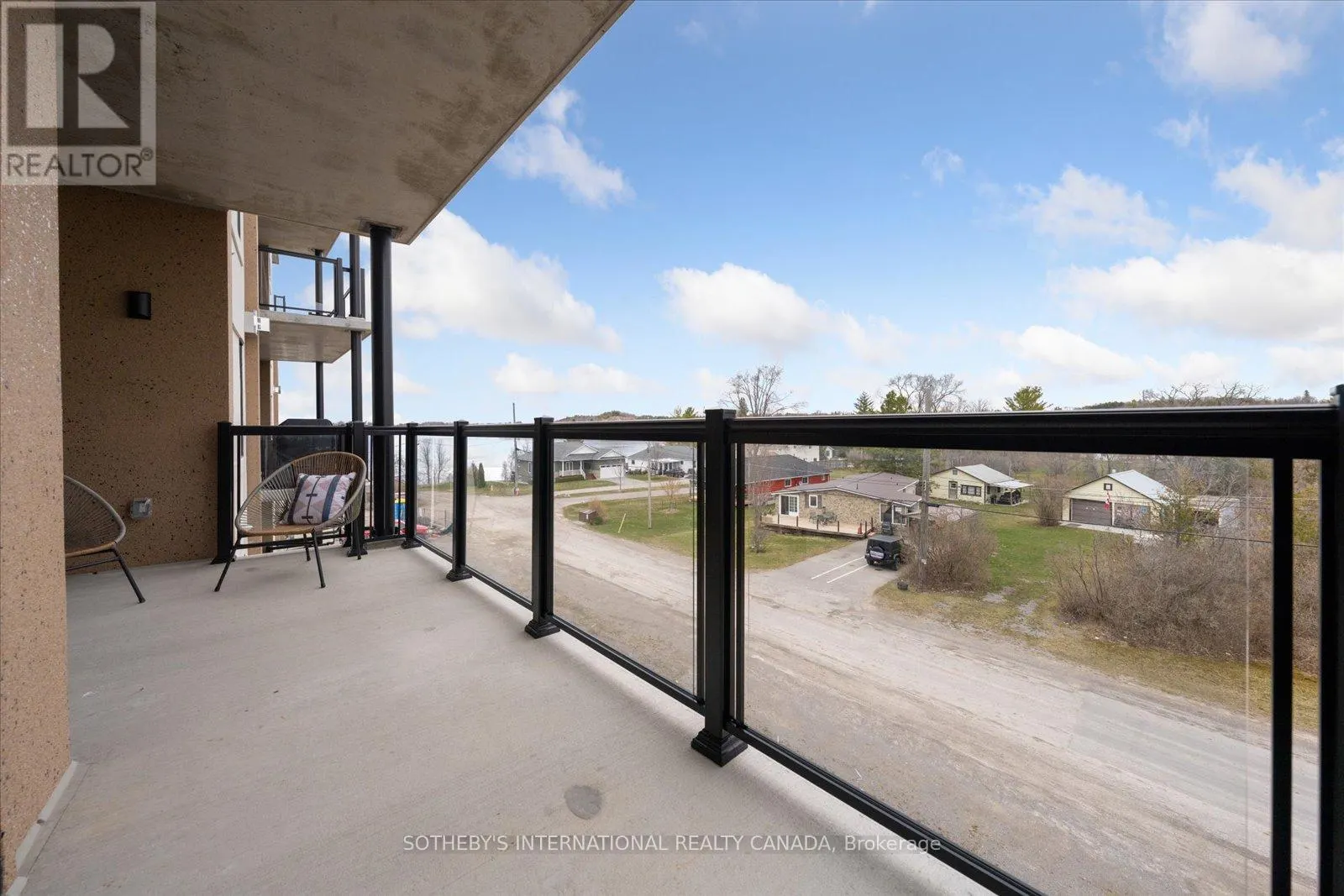 404 - 19B WEST STREET N