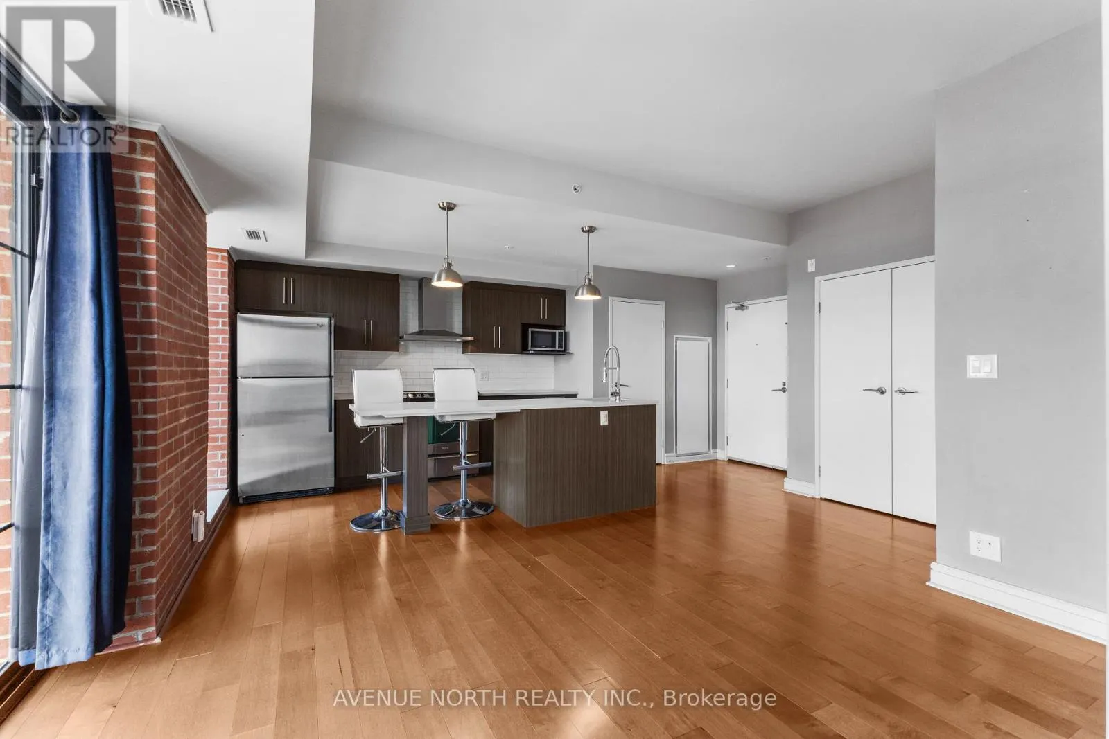 806 - 555 ANAND PRIVATE