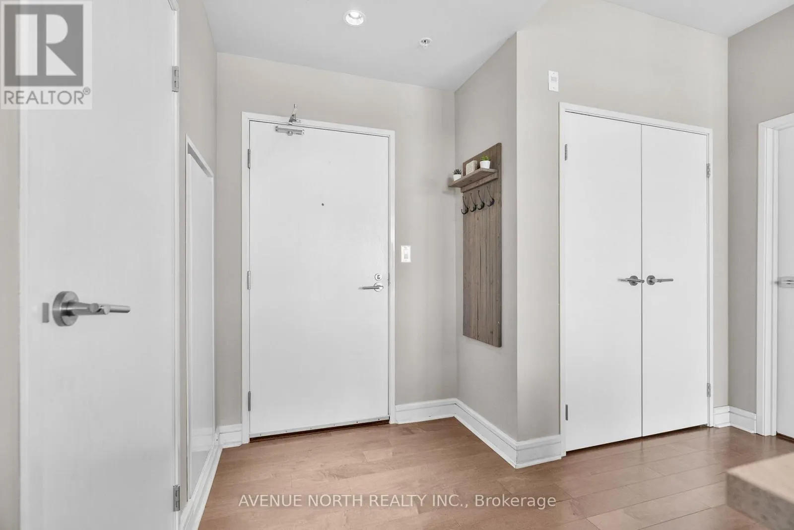 806 - 555 ANAND PRIVATE
