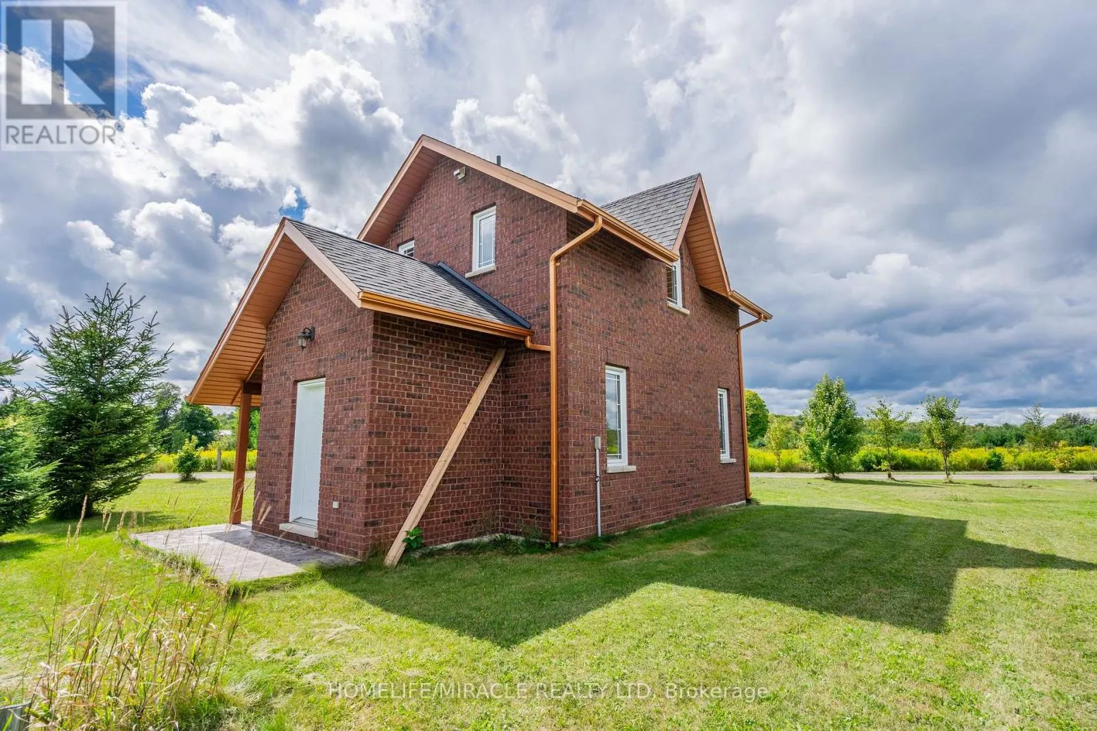 13 - 528 CONCESSION ROAD E