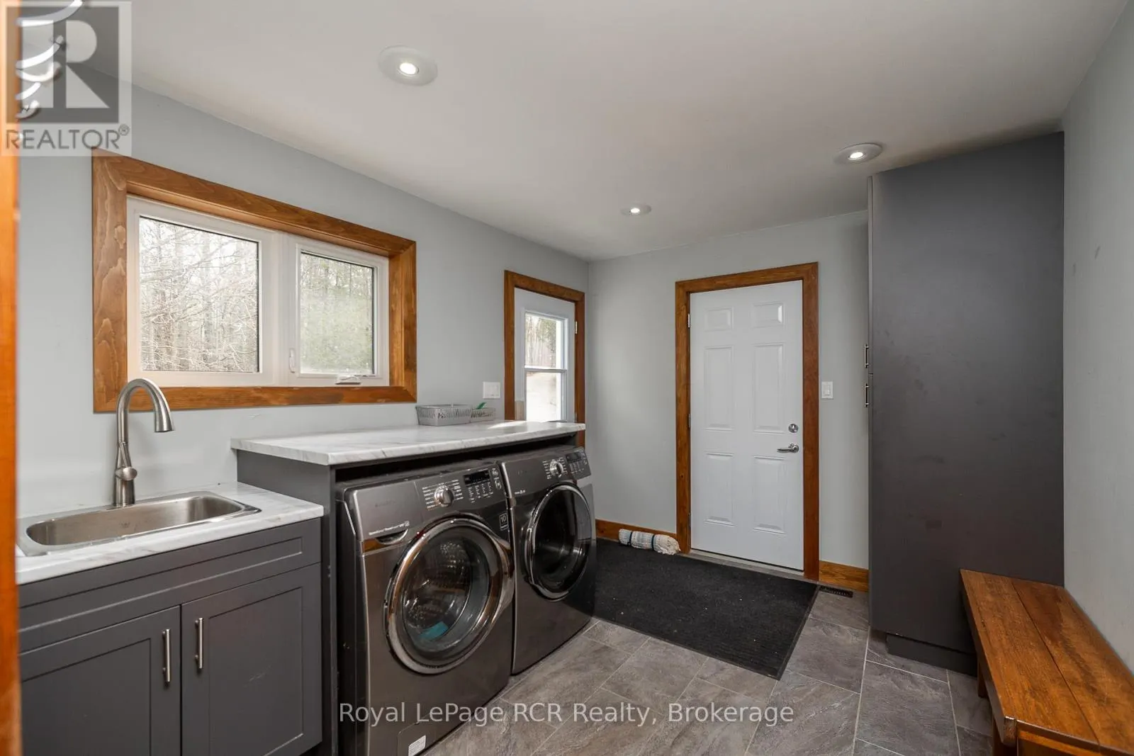 123 LAKEVIEW ROAD