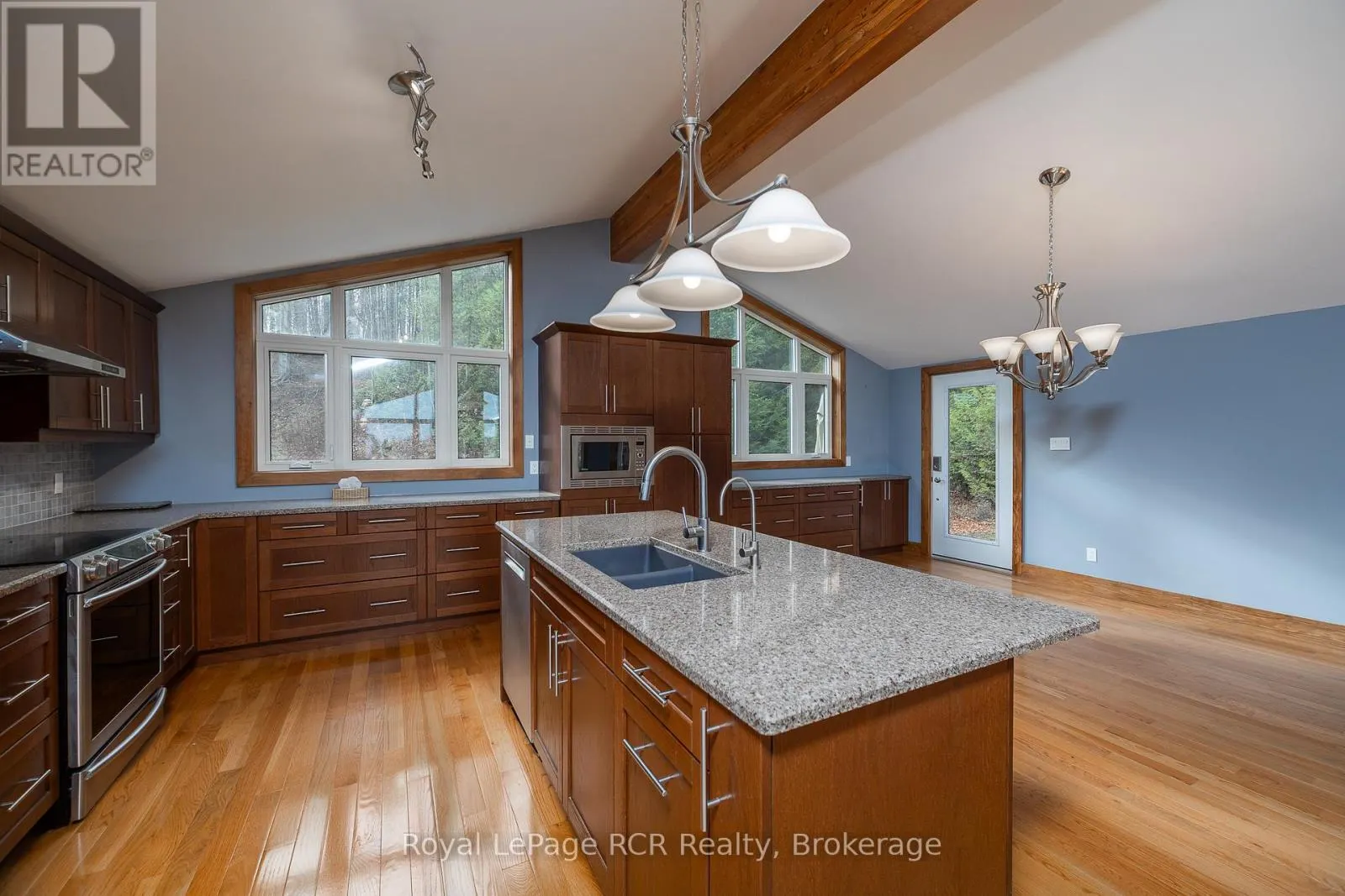 123 LAKEVIEW ROAD
