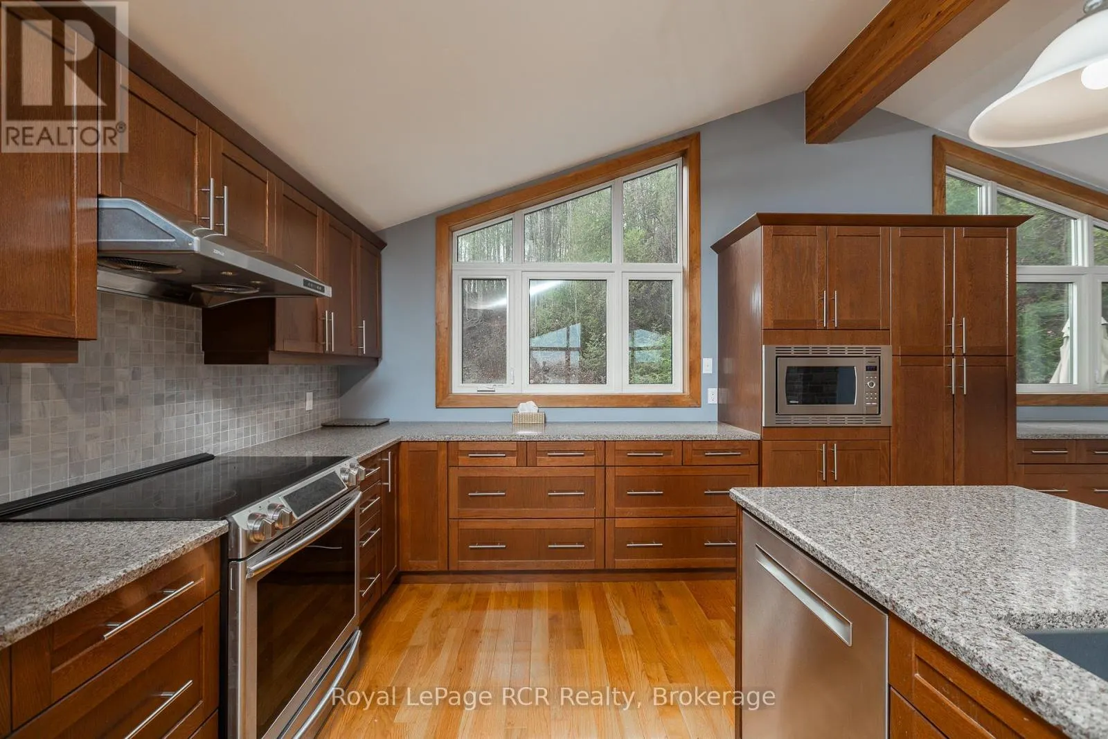 123 LAKEVIEW ROAD