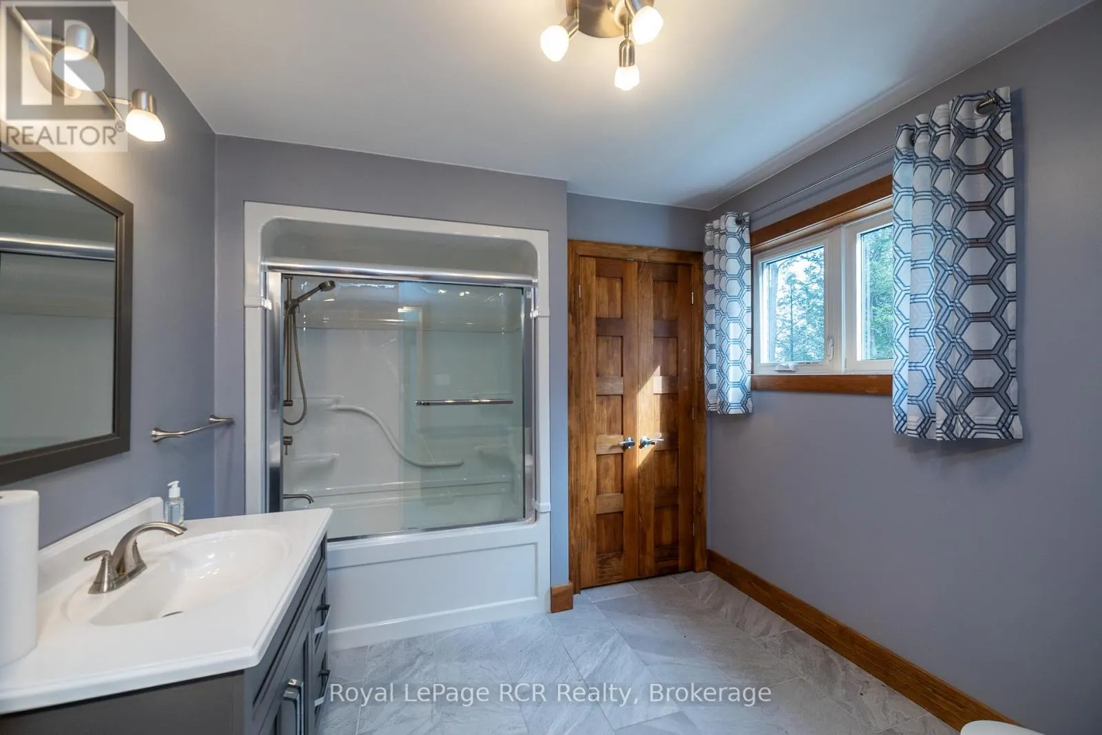 123 LAKEVIEW ROAD