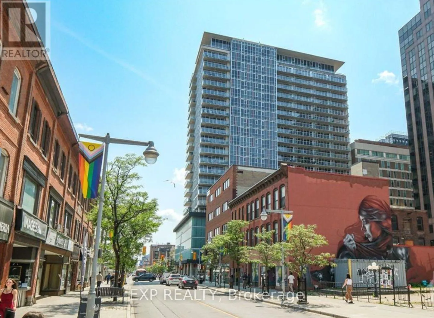 709 - 324 LAURIER AVENUE W