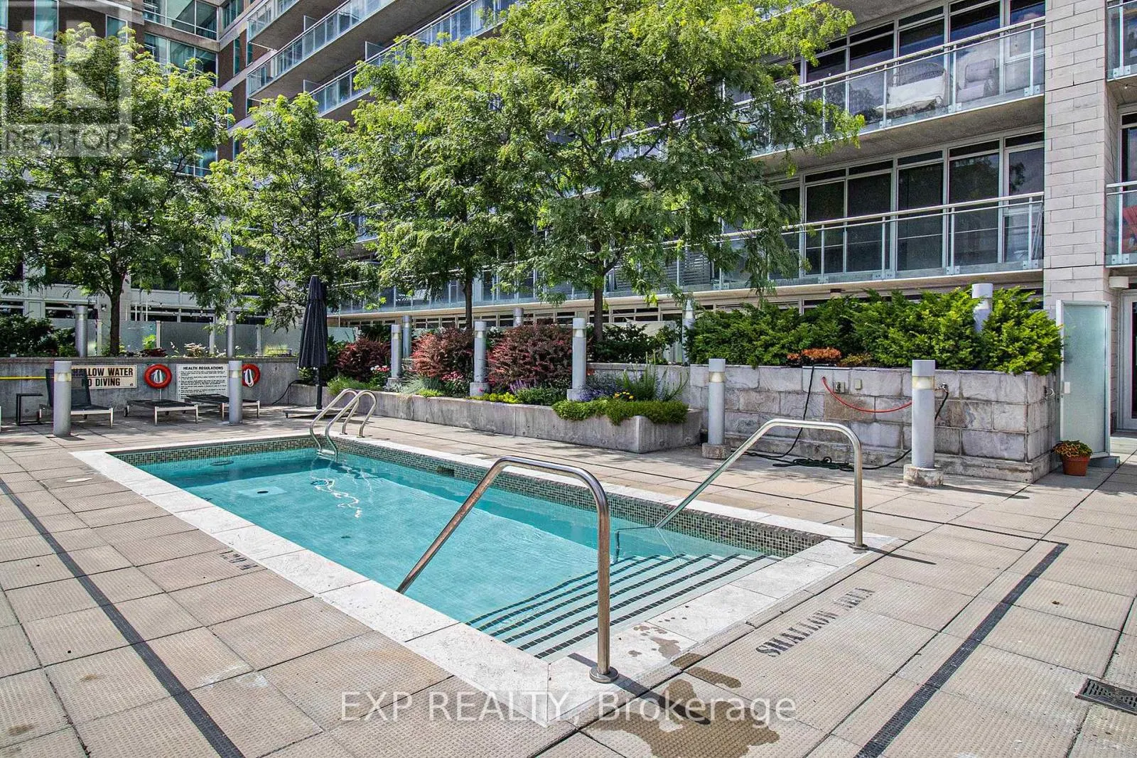 709 - 324 LAURIER AVENUE W