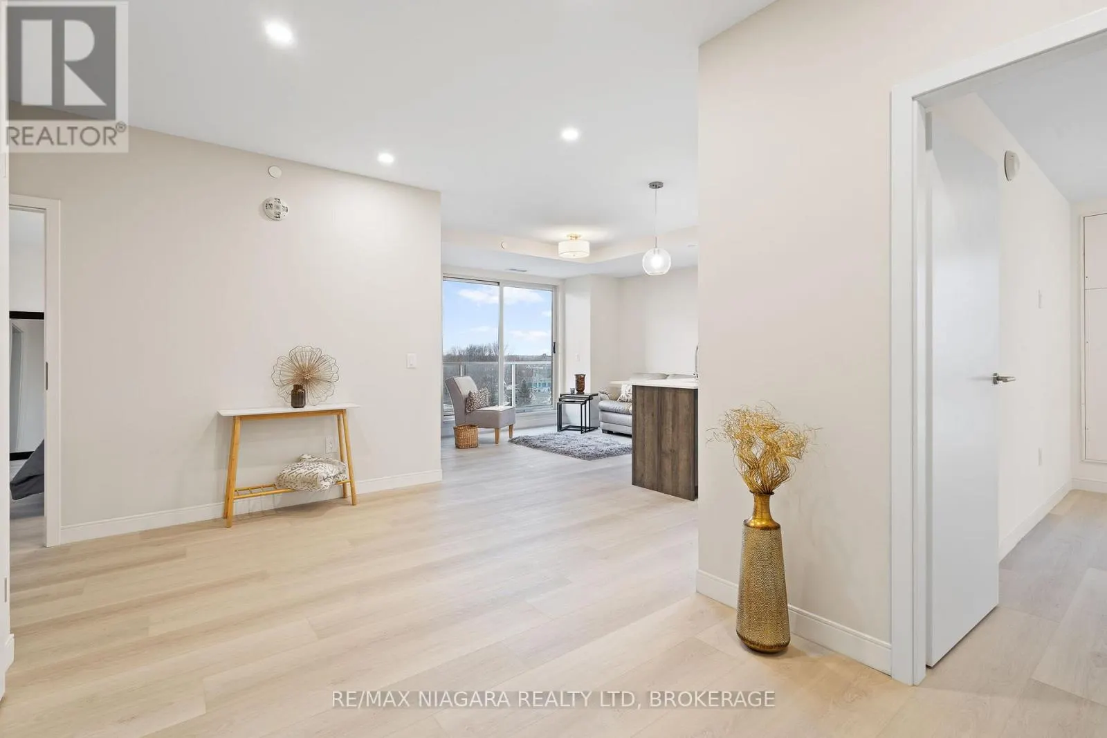 605 - 118 WEST STREET, #605