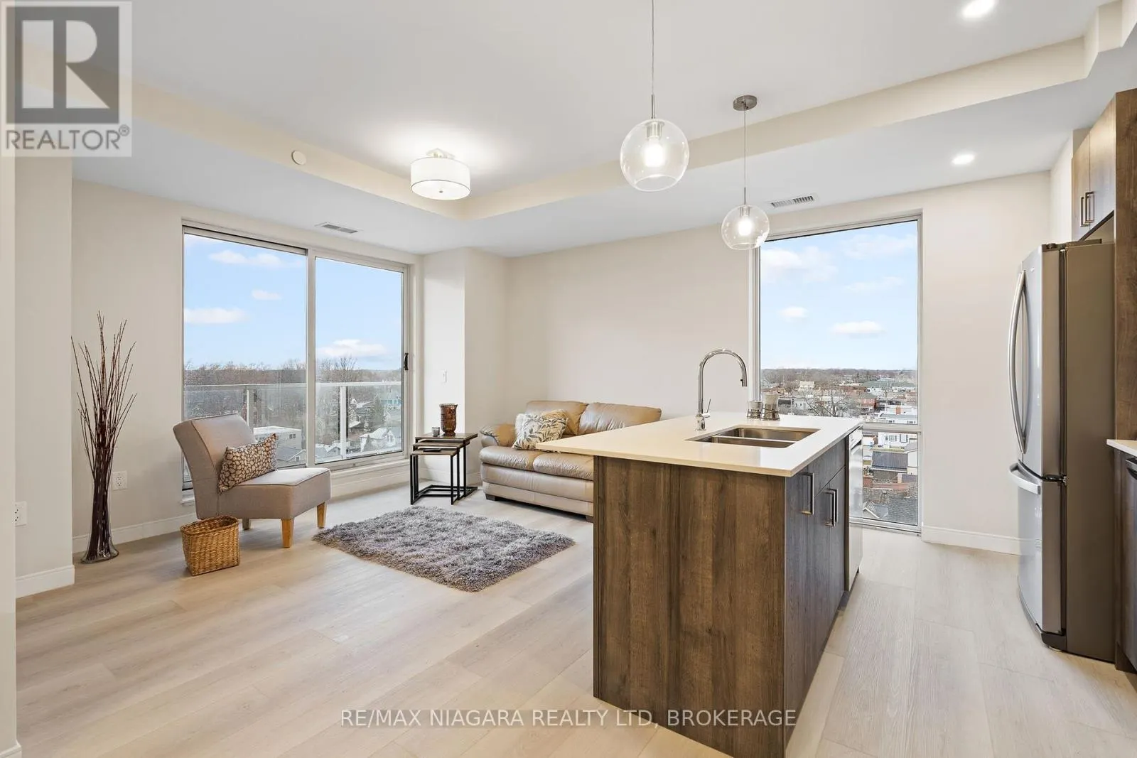 605 - 118 WEST STREET, #605