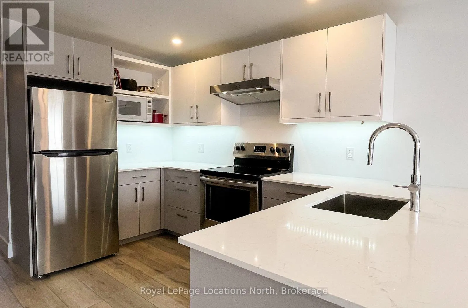 302 - 10 TROWBRIDGE STREET E, #302