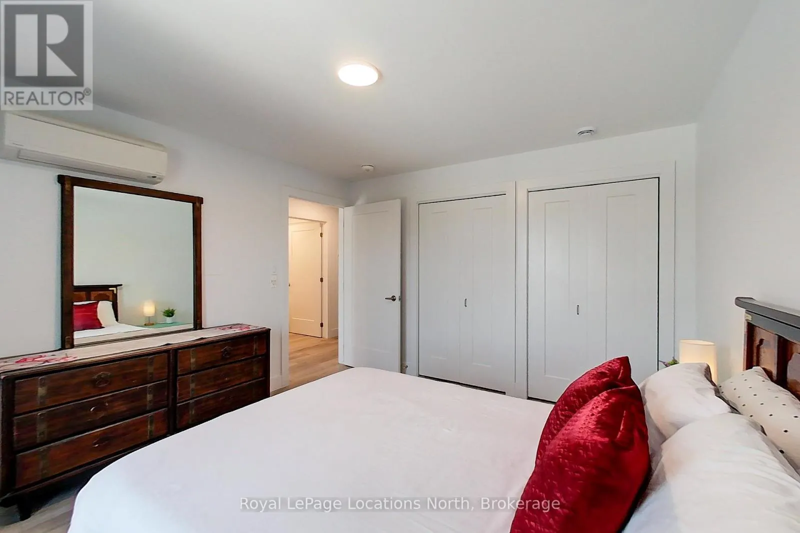 302 - 10 TROWBRIDGE STREET E, #302