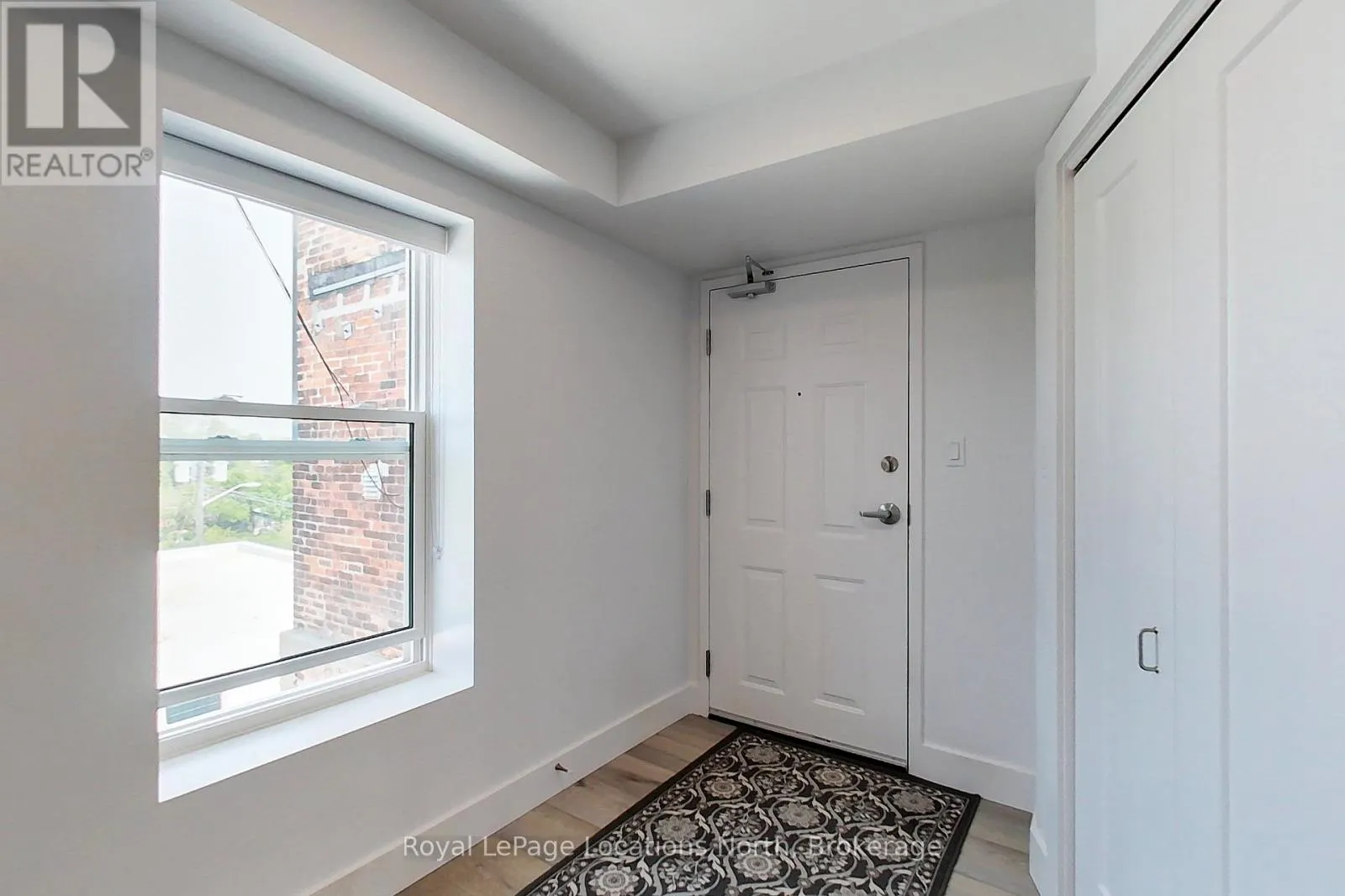 302 - 10 TROWBRIDGE STREET E, #302
