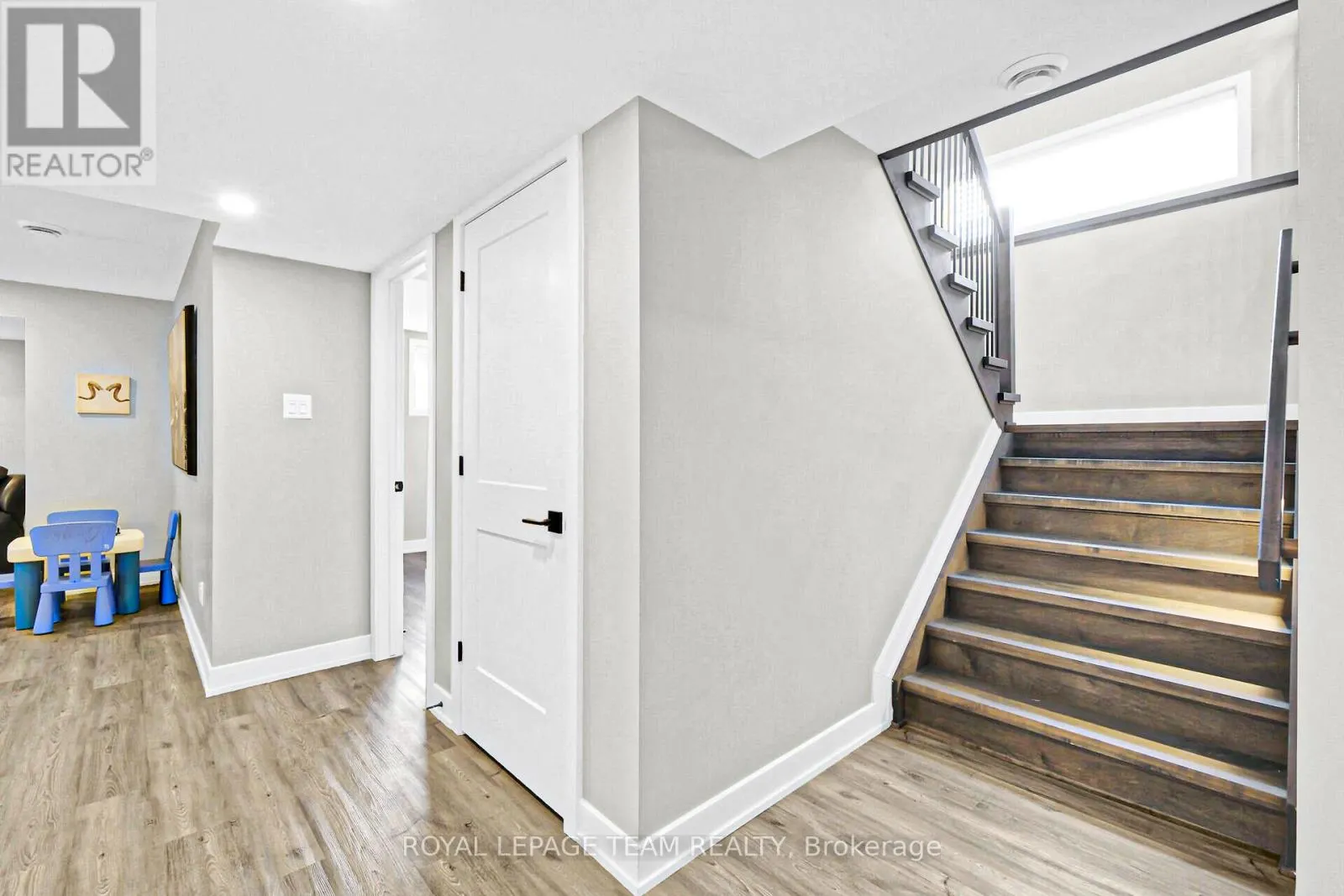504 BARRAGE STREET