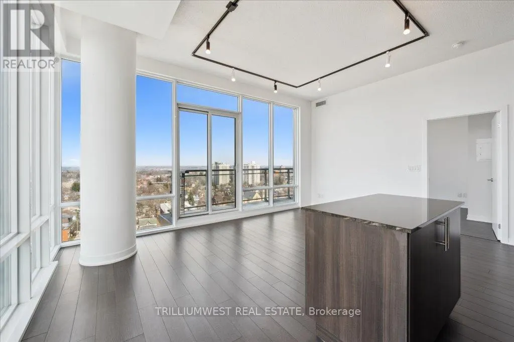 1702 - 85 DUKE STREET W