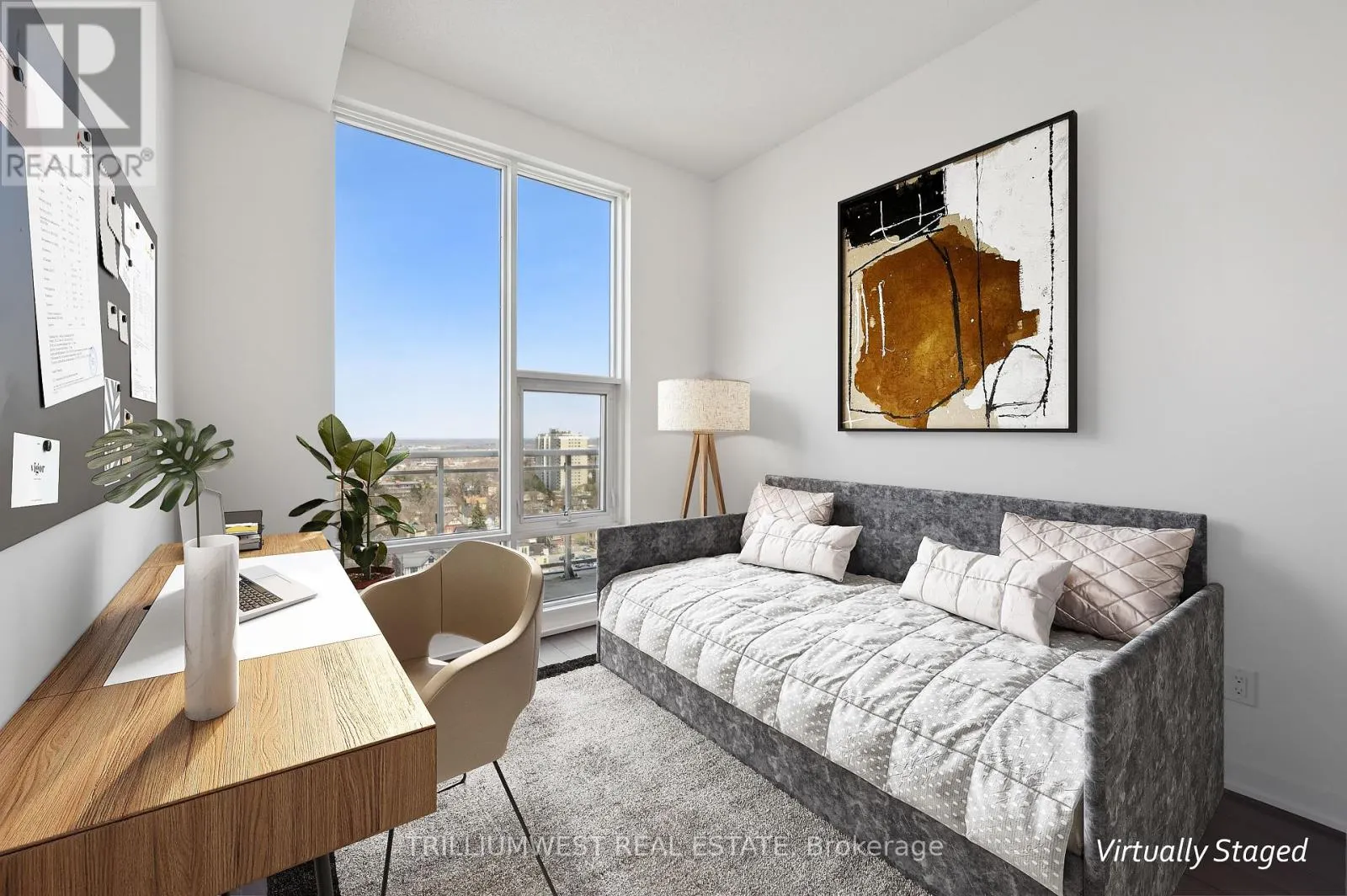 1702 - 85 DUKE STREET W